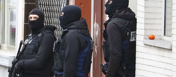 Polícia belga realiza operação em conexão com ataques em Paris, na França. - Sputnik Brasil