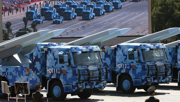 HHQ chino durante el desfile militar en Beijing - Sputnik Brasil