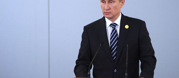 Vladimir Putin durante cúpula do G20 em Antalya - Sputnik Brasil