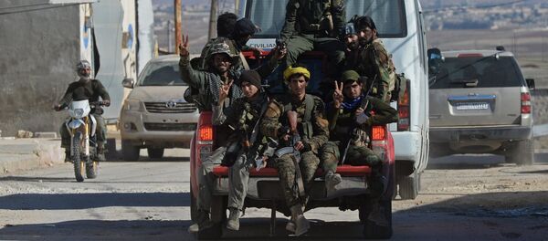 As Forças Governamentais da Síria na libertada provincia de Aleppo - Sputnik Brasil