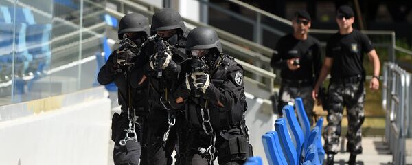 Policiais do Bope simulam resgate de refém na Arena Pantanal em Cuiabá - Sputnik Brasil