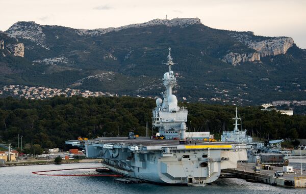 Porta-aviões Charles de Gaulle, da Marinha francesa (foto de arquivo) - Sputnik Brasil