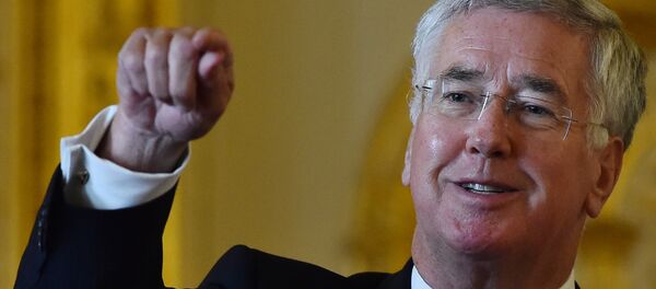 Michael Fallon em outubro - Sputnik Brasil