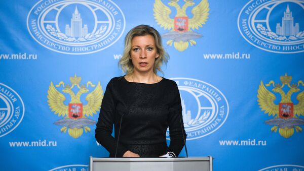 Maria Zakharova durante a coletiva de imprensa da chancelaria russa em 19 de novembro de 2015 - Sputnik Brasil