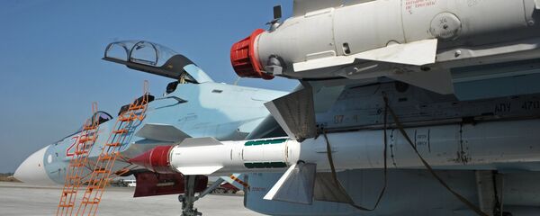 Caça russo Su-30SM na base aérea de Hmeymim - Sputnik Brasil