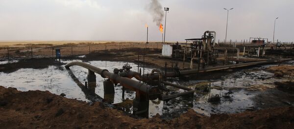 Jazida de petróleo de Rmeilane, na província de Hasakeh, na Síria - Sputnik Brasil