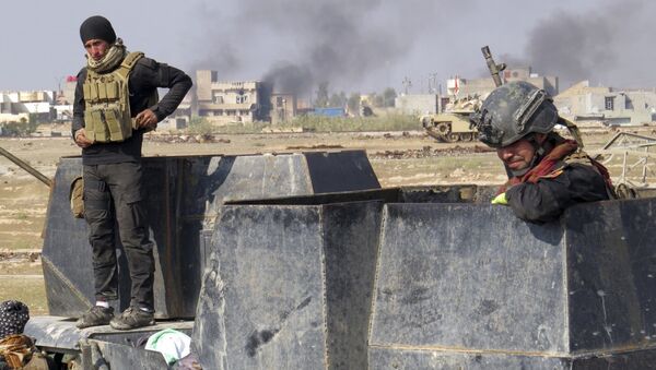 Forças iraquianas em combate contra militantes do EI nos arredores de Ramadi - Sputnik Brasil
