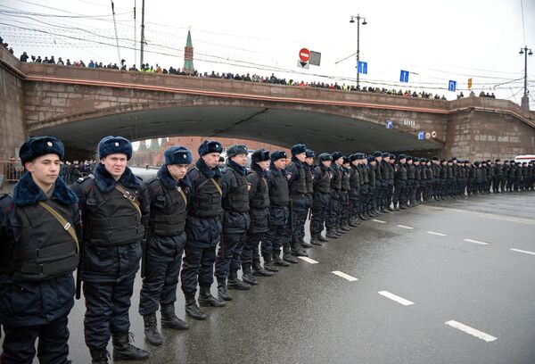 Marcha fúnebre em memória do político de oposição Nemtsov - Sputnik Brasil