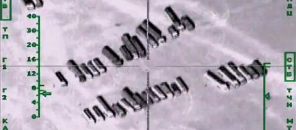 Ataques aéreos russos contra caminhões-cisternas do EI na Síria - Sputnik Brasil