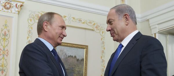 Vladimir Putin cumprimenta o primeiro-ministro de Israel, Benjamin Netanyahu Vladimir Putin cumprimenta o primeiro-ministro de Israel, Benjamin Netanyahu - Sputnik Brasil