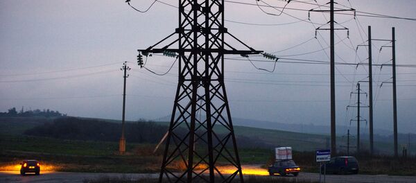 Linha elétrica de alta tensão apagada em Simferopol (imagem referencial) - Sputnik Brasil