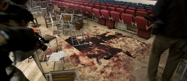 A escola em Peshawar ficou banhada de sangue após o ataque terrorista que matou 141 pessoas. - Sputnik Brasil