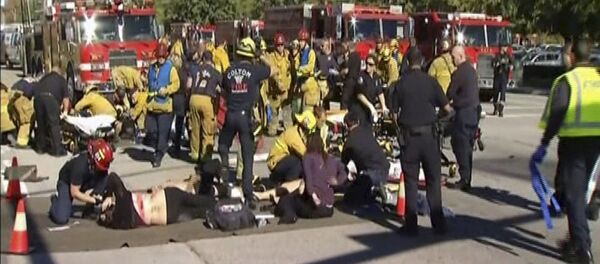 Equipes de emergência tratam vítimas de tiroteio em San Bernardino - Sputnik Brasil