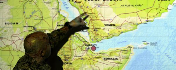 Um comandante da Marinha dos EUA faz briefing para jornalistas na véspera dos exercícios militares. 20 de setembro, 2012 - Sputnik Brasil