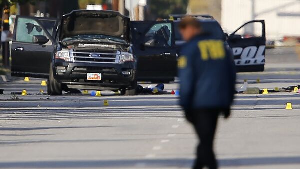Agentes do FBI investigam ataque em San Bernardino, na Califórnia - Sputnik Brasil
