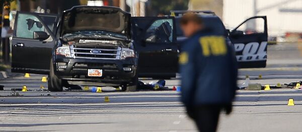 Agentes do FBI investigam ataque em San Bernardino, na Califórnia - Sputnik Brasil