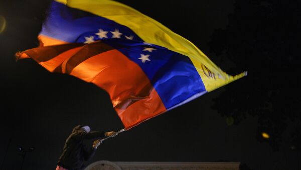 Moradores de Caracas comemoram resultados das eleições - Sputnik Brasil