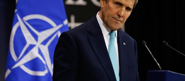 Secretário de Estado norte-americano John Kerry durante a conferência de imprensa sobre a reunião da OTAN, Bruxelas, 2 de dezembro de 2015 - Sputnik Brasil