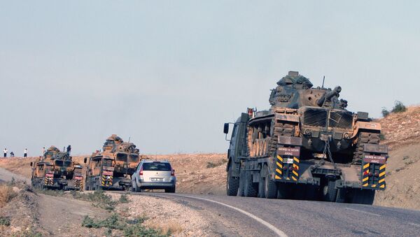 Turkish army's tanks at the Turkey-Iraq border . (File) - Sputnik Brasil