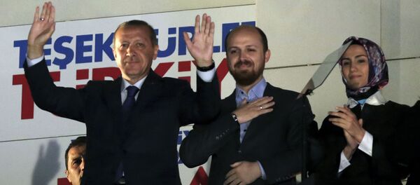 Recep Tayyip Erdogan, presidente da Turquia, ao lado do seu filho Bilal Erdogan e de sua filha Sumeyye Erdogan em Ankara - Sputnik Brasil