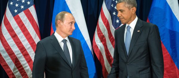 Президент России Владимир Путин и президент США Барак Обама во время встречи в рамках 70-й сессии Генеральной Ассамблеи ООН в Нью-Йорке - Sputnik Brasil