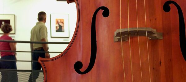 Um violoncelo - Sputnik Brasil