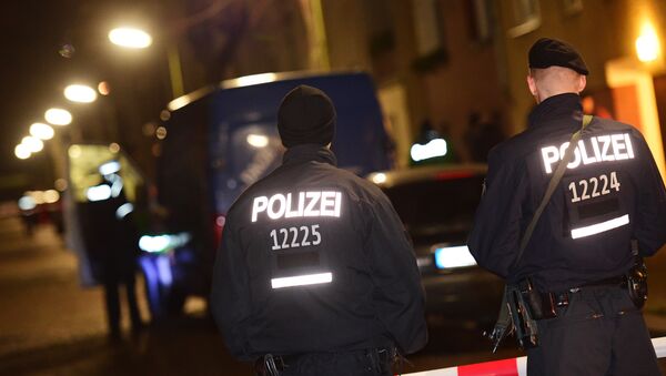 Policiais alemães fazem blitz em Berlim. - Sputnik Brasil