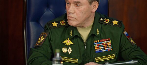Valery Gerasimov durante conferência conjunta com o presidente russo no Ministério da Defesa em 11 de dezembro - Sputnik Brasil