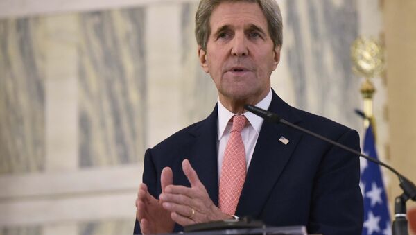 John Kerry durante o encontro sobre a Líbia em Roma, em 13 de dezembro - Sputnik Brasil