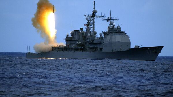 Míssil padrão 3 (ou Standard Missile Three, SM-3) da Marinha americana é disparado do USS Shiloh - Sputnik Brasil