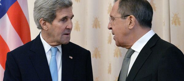John Kerry e Sergei Lavrov durante encontro em Moscou em 15 de dezembro John Kerry e Sergei Lavrov durante encontro em Moscou em 15 de dezembro - Sputnik Brasil