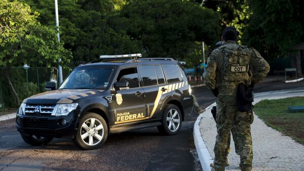 Polícia Federal cumpre mandado na casa de Eduardo Cunha. - Sputnik Brasil