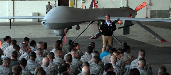 Ashton Carter visita tropas norte-americanas no Iraque. - Sputnik Brasil