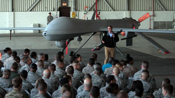 Ashton Carter visita tropas norte-americanas no Iraque. - Sputnik Brasil