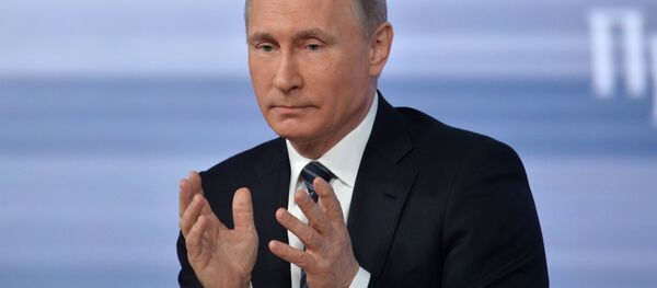 Vladimir Putin durante grande coletiva em 17 de dezembro - Sputnik Brasil