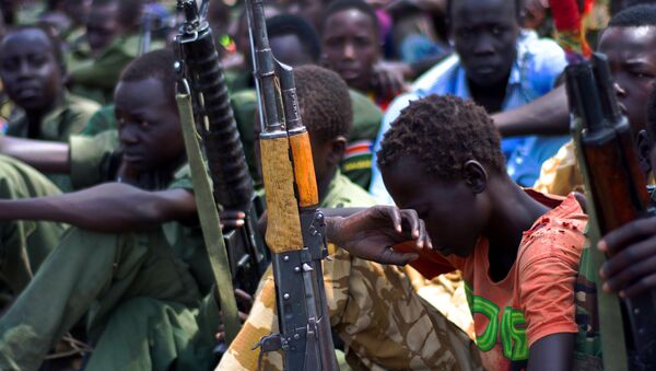 Crianças armadas no Sudão do Sul - Sputnik Brasil