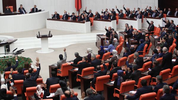 Parlamento da Turquia durante uma votação, Ancara, 30 de novembro de 2015 - Sputnik Brasil