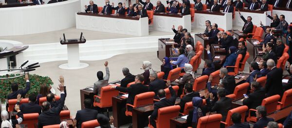 Parlamento da Turquia durante uma votação, Ancara, 30 de novembro de 2015 - Sputnik Brasil