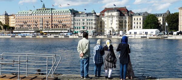 Uma família muçulmana na Suécia - Sputnik Brasil