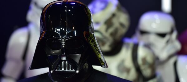 Darth Vader durante estreia do Despertar da Força em Londres - Sputnik Brasil