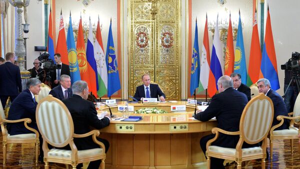 Líderes dos países-membros da Organisação do Tratado de Segurança Coletiva participam da cúpula em Moscou, 21 de dezembro de 2015 - Sputnik Brasil