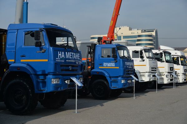 Veículos KAMAZ em uma exposição Veículos KAMAZ em uma exposição - Sputnik Brasil