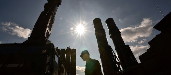 Sistema de defesa aérea S-300 - Sputnik Brasil