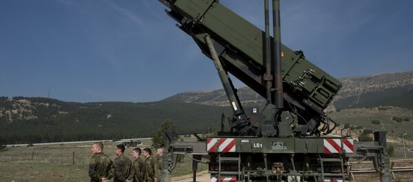Soldados alemães diante de um sistema antiaéreo Patriot em Kahramanmaras, Turquia - Sputnik Brasil