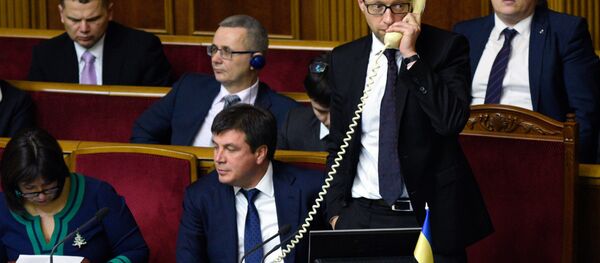 Primeiro-ministro ucraniano, Arseny Yatsenyuk, durante a sessão da Verkhovnaya Rada (parlamento da Ucrânia) - Sputnik Brasil