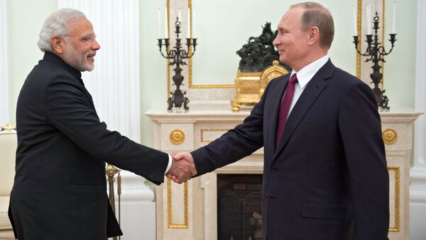 Presidente russo, Vladimir Putin, se encontra com o primeiro-ministro indiano, Narendra Modi, Kremlin, Moscou, 23 de dezembro de 2015 - Sputnik Brasil