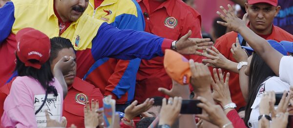 Nicolás Maduro em um evento na Venezuela - Sputnik Brasil