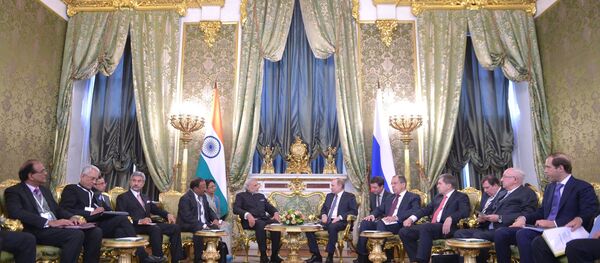 Presidente da Rússia Vladimir Putin se reúne com o Presidente da Índia Narendra Modi - Sputnik Brasil