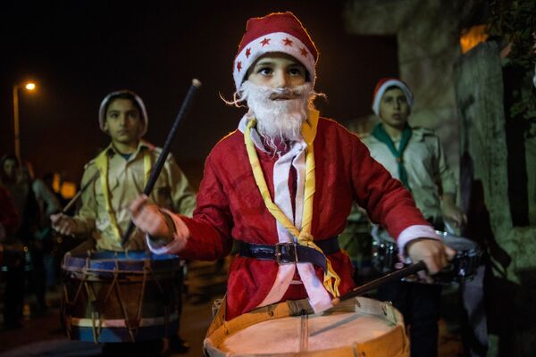 Natal na Síria: Apesar da guerra, há espírito festivo em Damasco. - Sputnik Brasil