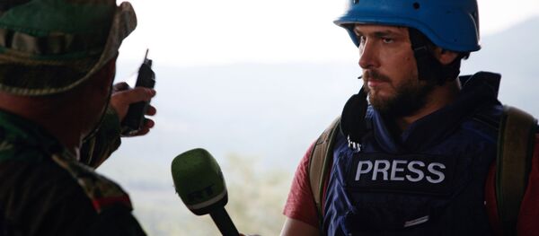 Correspondente do RT faz entrevista na Síria Correspondente do RT faz entrevista na Síria - Sputnik Brasil